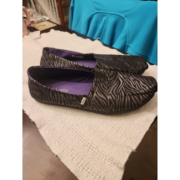 Toms Women's Black & Silver Gray Zebra-Print Flats Size 11 - Picture 1 of 8
